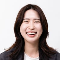 SAT_加藤瑠奈氏プロフィール写真正方形1017